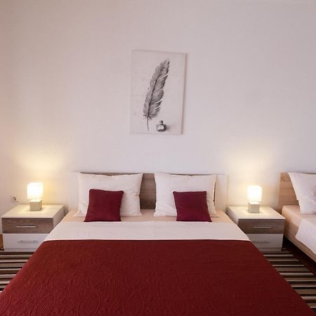 Apartments Mila Klenovica Kamer foto